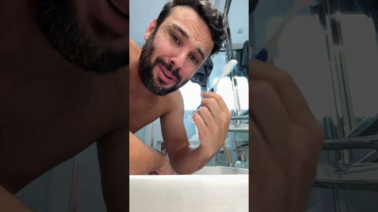 Você PRECISA raspar sua LÍNGUA!