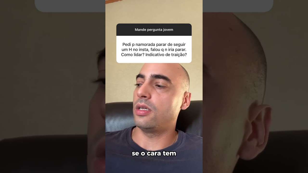 Ela Não quer Parar de Seguir o Cara no Instagram