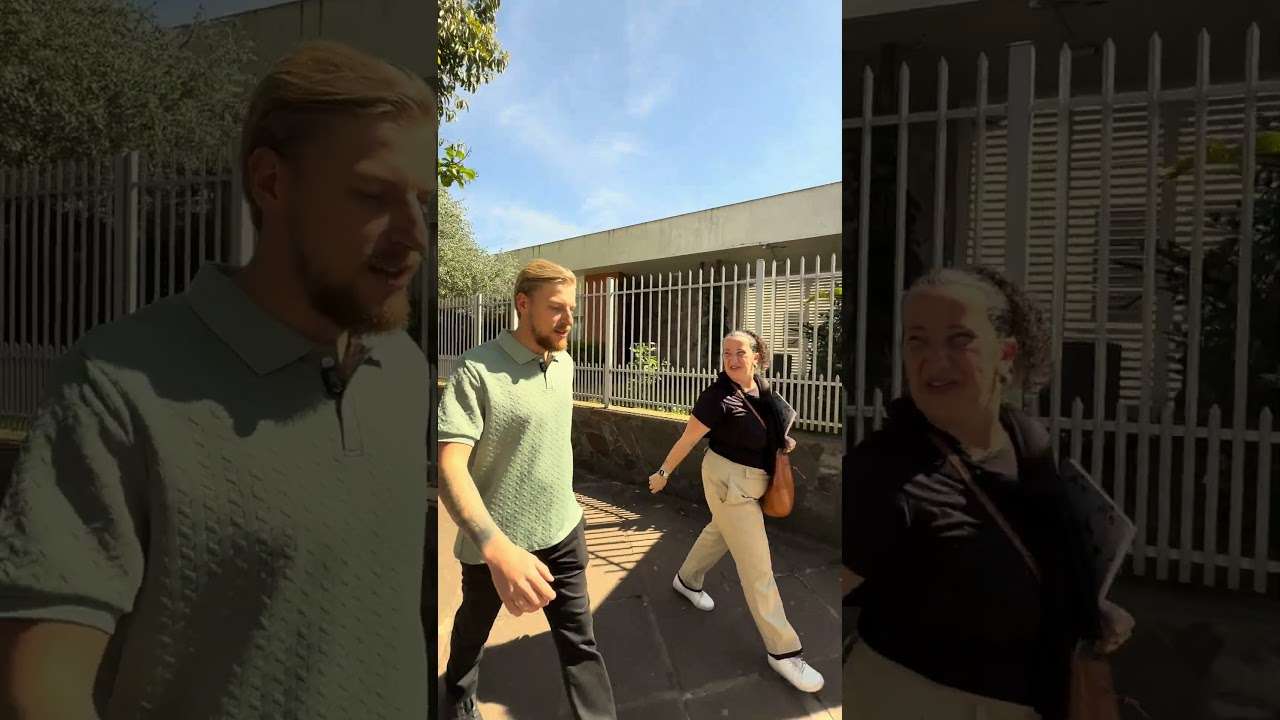 Consegui um emprego pra ela!