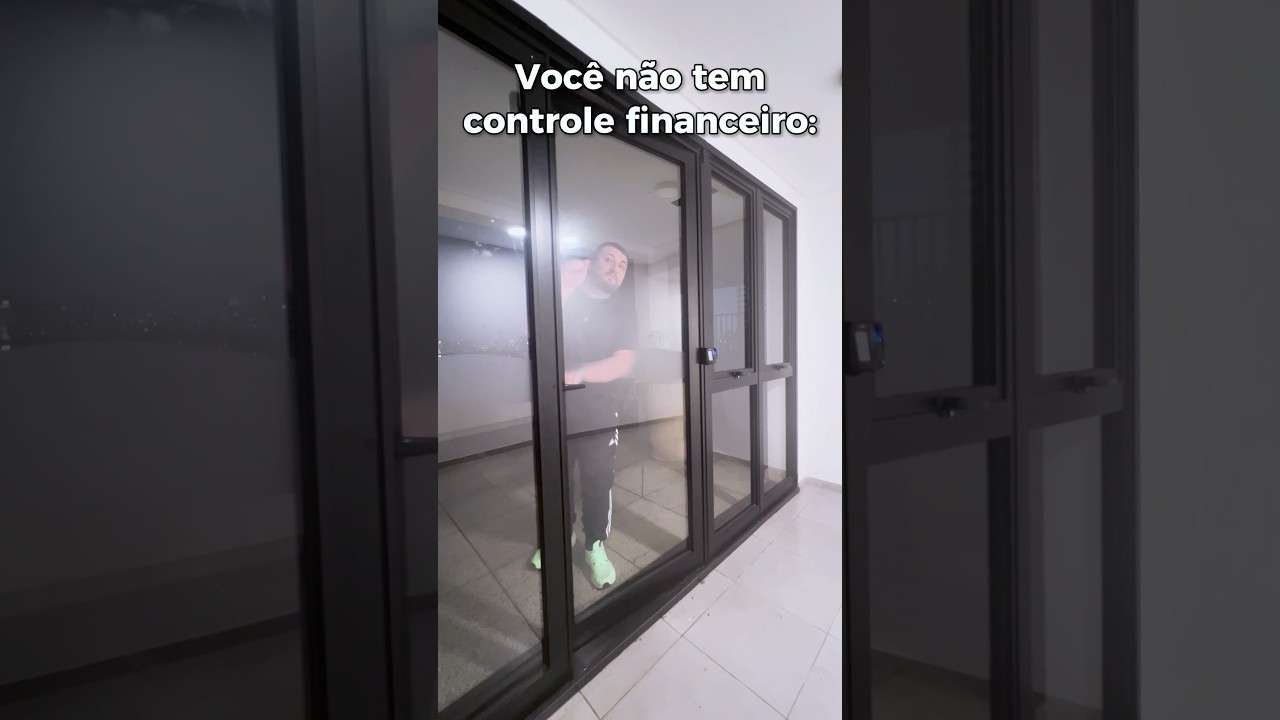 É assim ou não? Mal começou o mês e o cartão de crédito já estourou! 😂😂😂